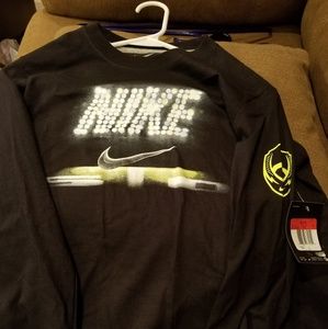 NWT Boys sz lg Nike shirt